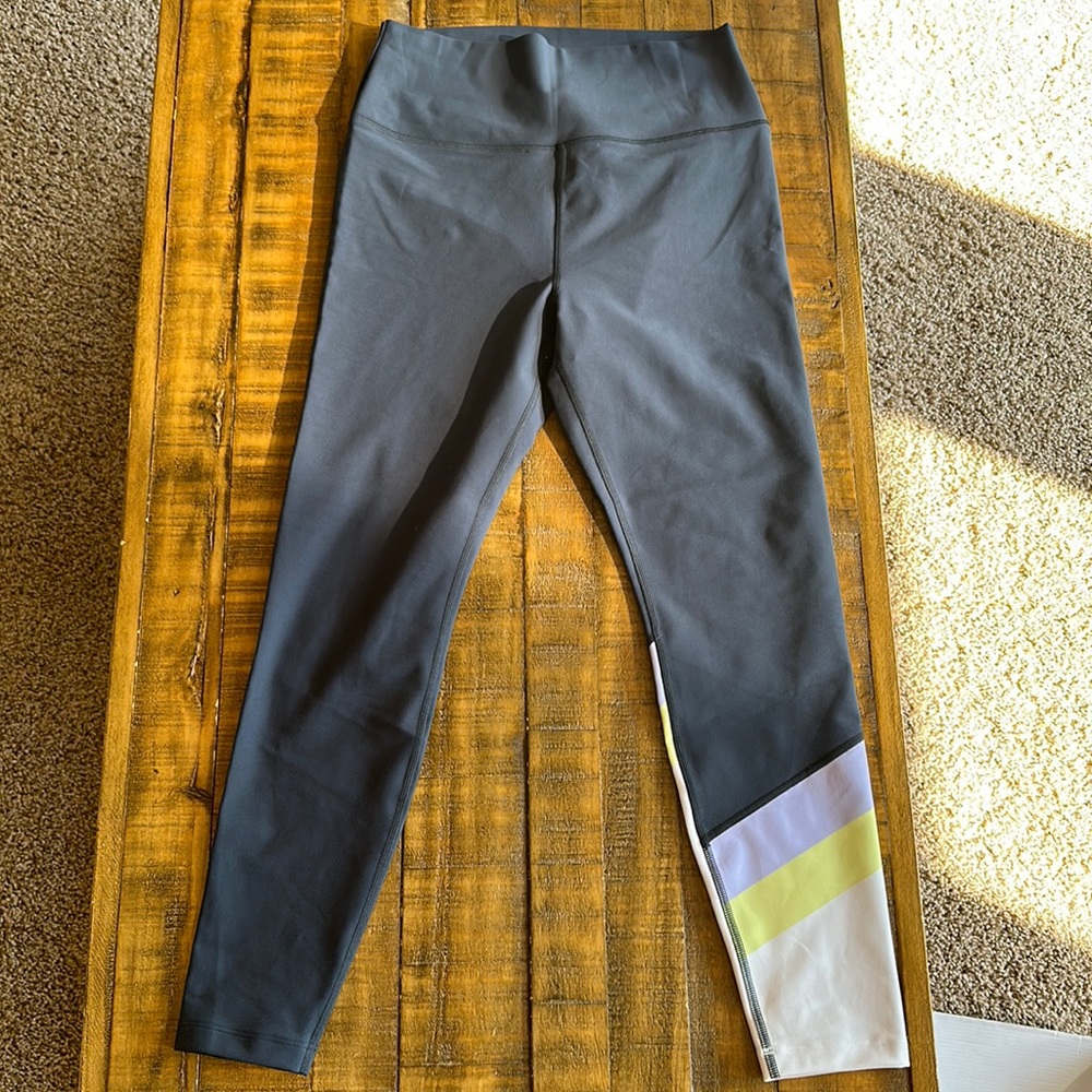 Peloton Macy leggings. Size M